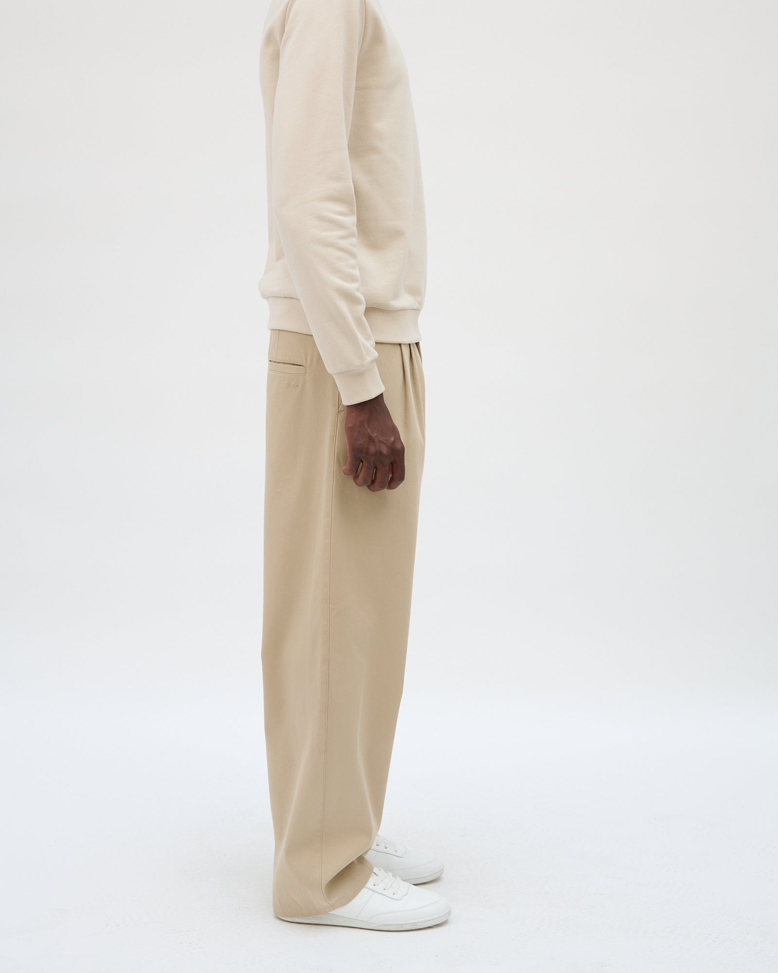 Standard Rue Madame Sweatshirt - BoUvy