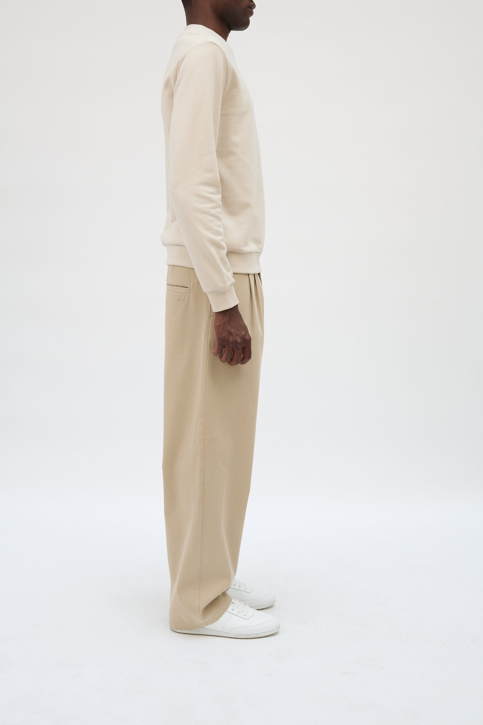 Standard Rue Madame Sweatshirt - BoUvy