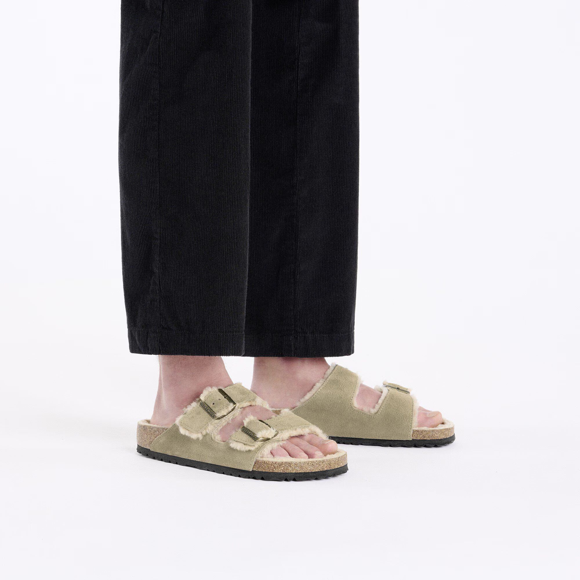 Arizona Shearling Suede Leather in Color Taupe | BoUvy