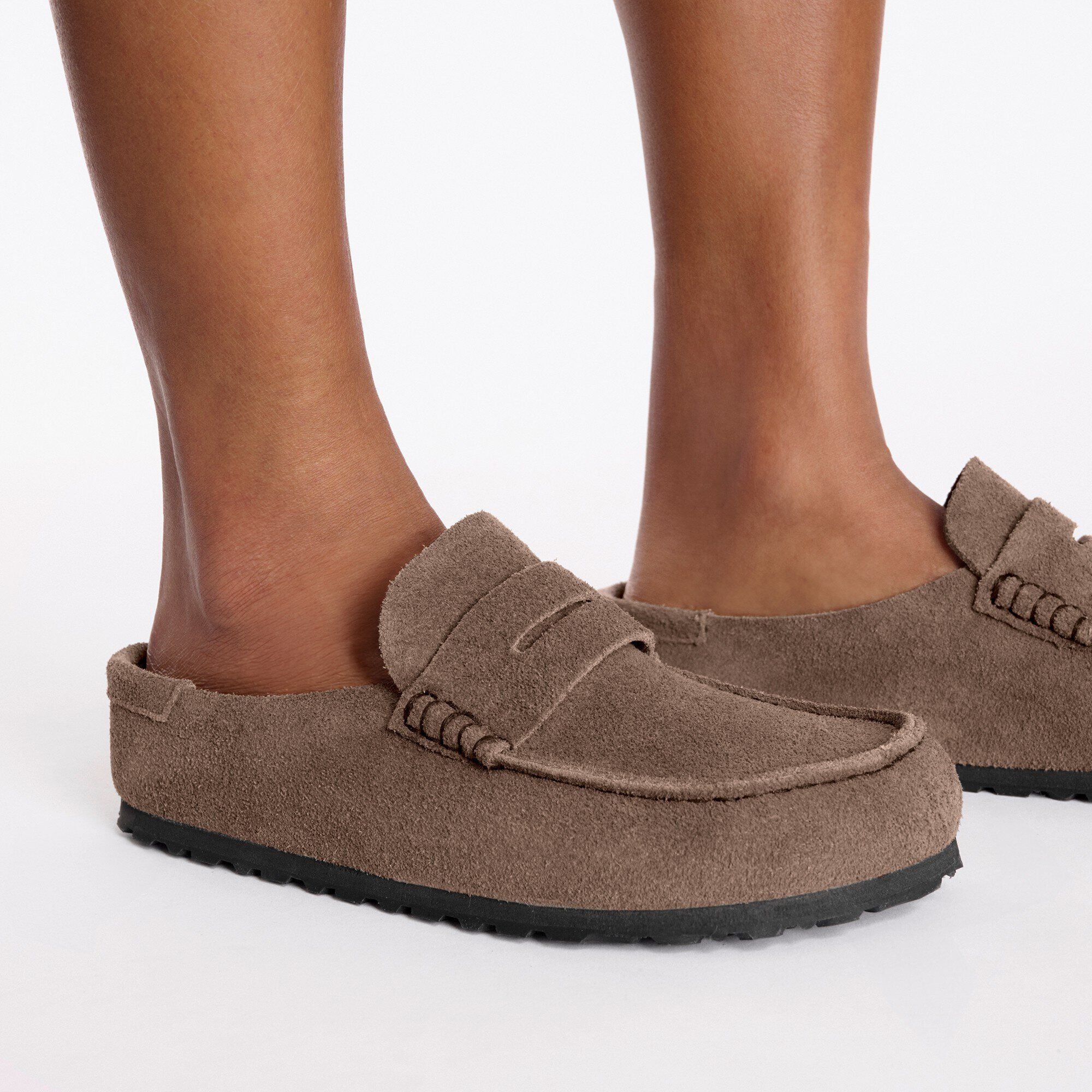 Naples Wrapped Suede Leather in Color Concrete Gray | BoUvy