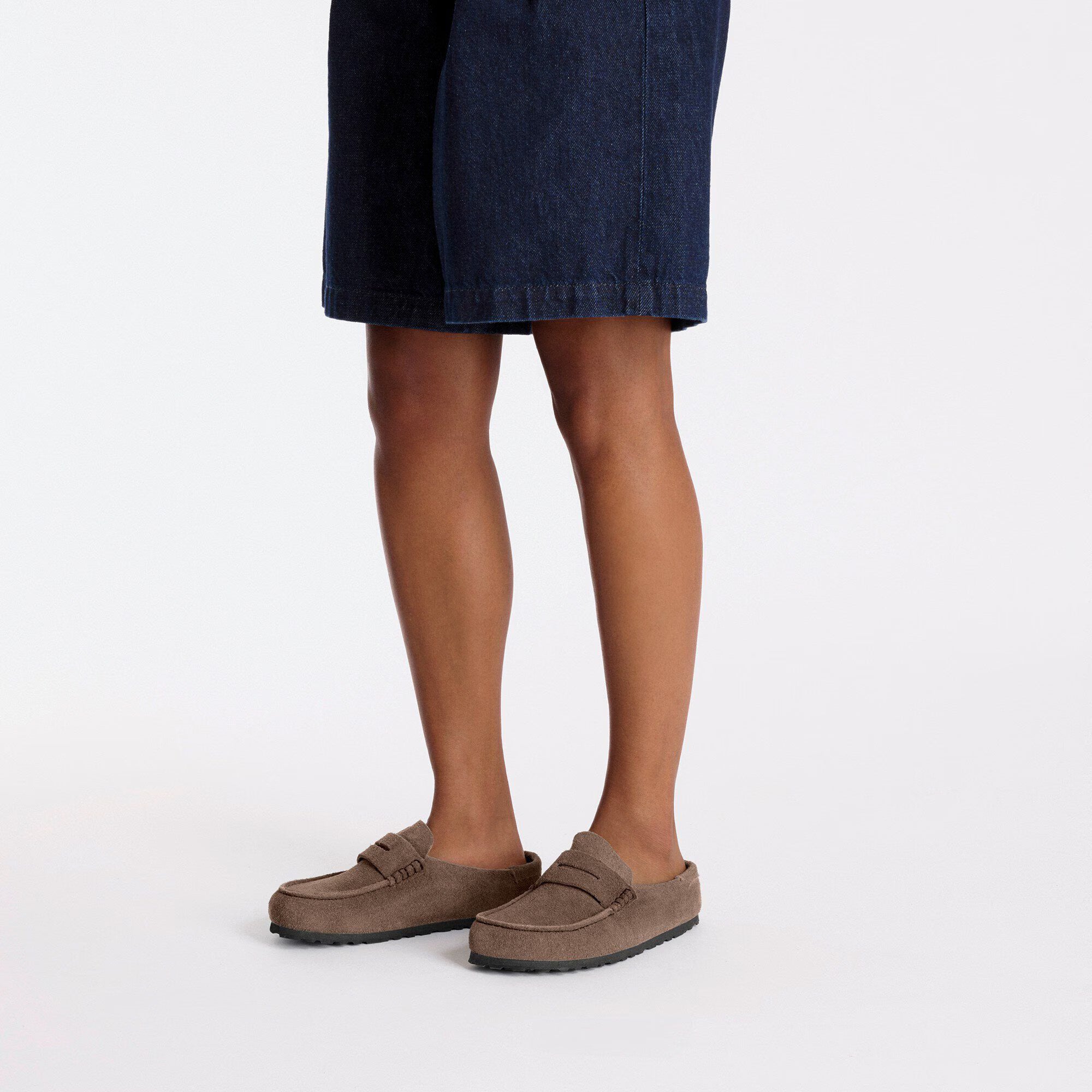 Naples Wrapped Suede Leather in Color Concrete Gray | BoUvy
