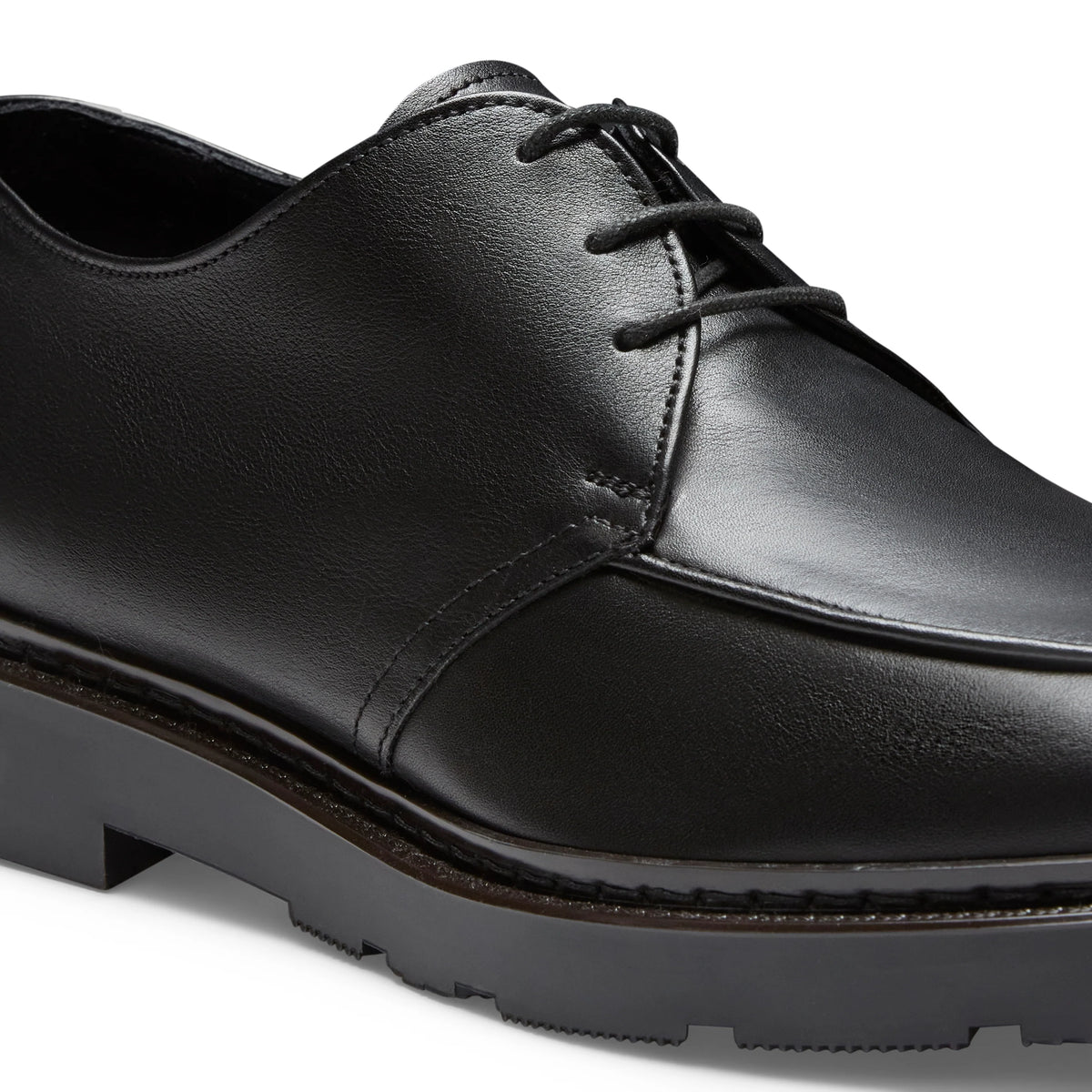 Men’s lace-up Derby shoe in smooth black leather | BoUvy