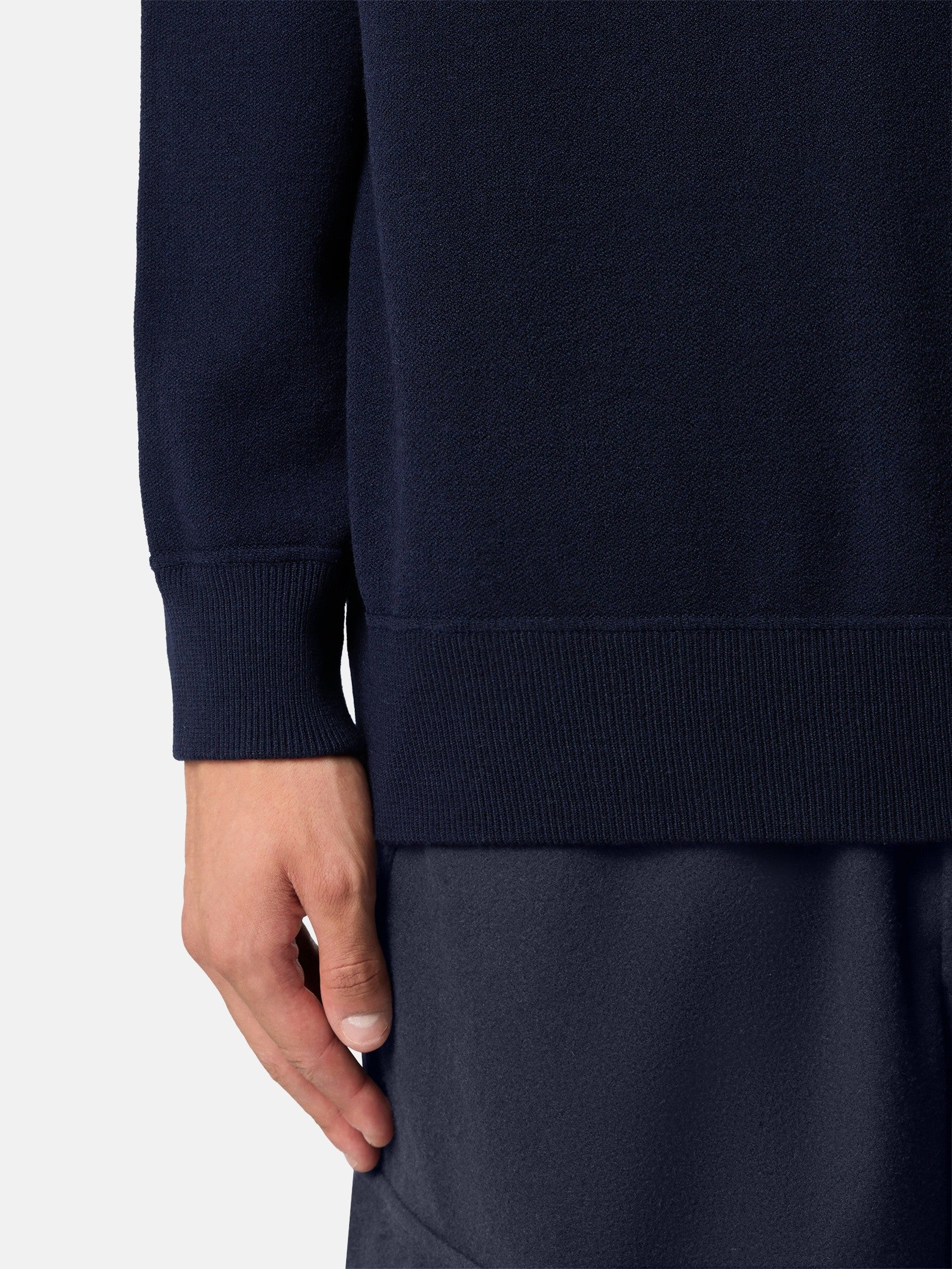 Loose-fit crewneck jumper with raglan sleeves - BoUvy